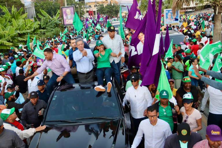 Leonel movilizó la Fuerza del Pueblo en todo el país llamando a votar en la casilla 3