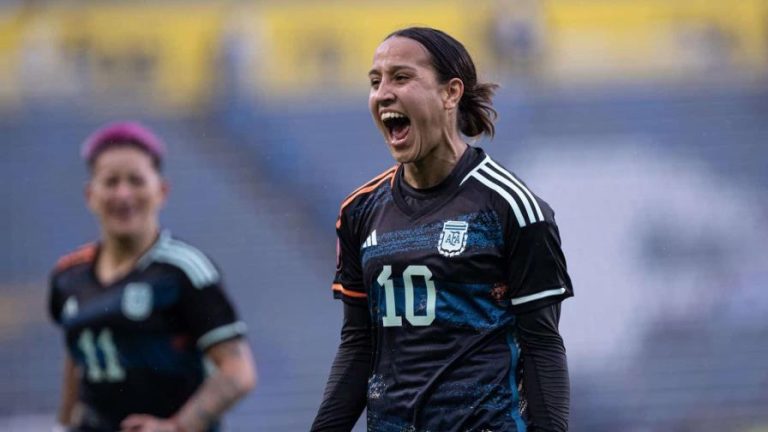 Dominicana se despide goleada 3-0 por Argentina en Copa Oro femenina
