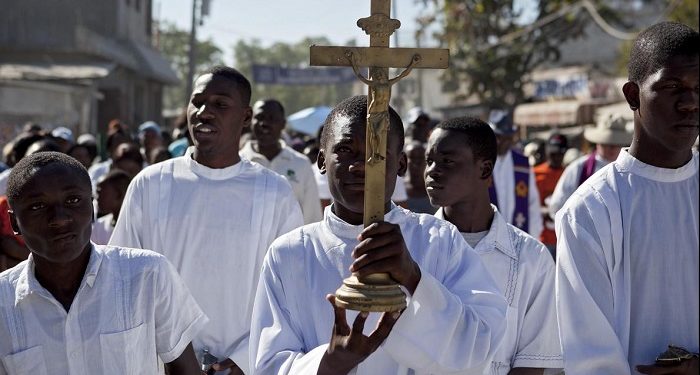 Secuestran un sacerdote y seis religiosos en Puerto Príncipe