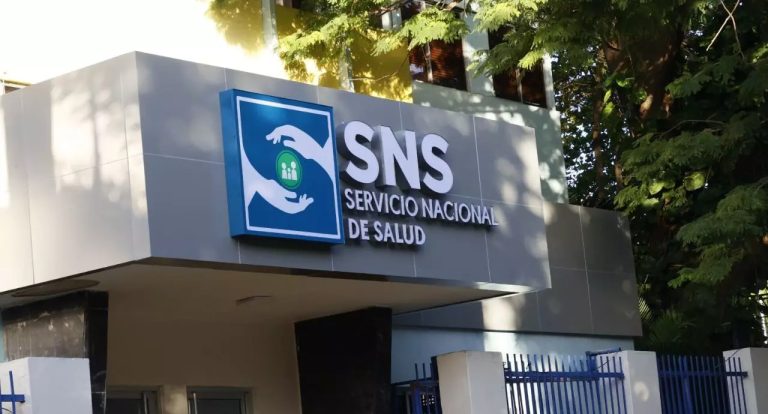 SNS dice son de rutina las sustituciones a directores de hospitales precandidatos
