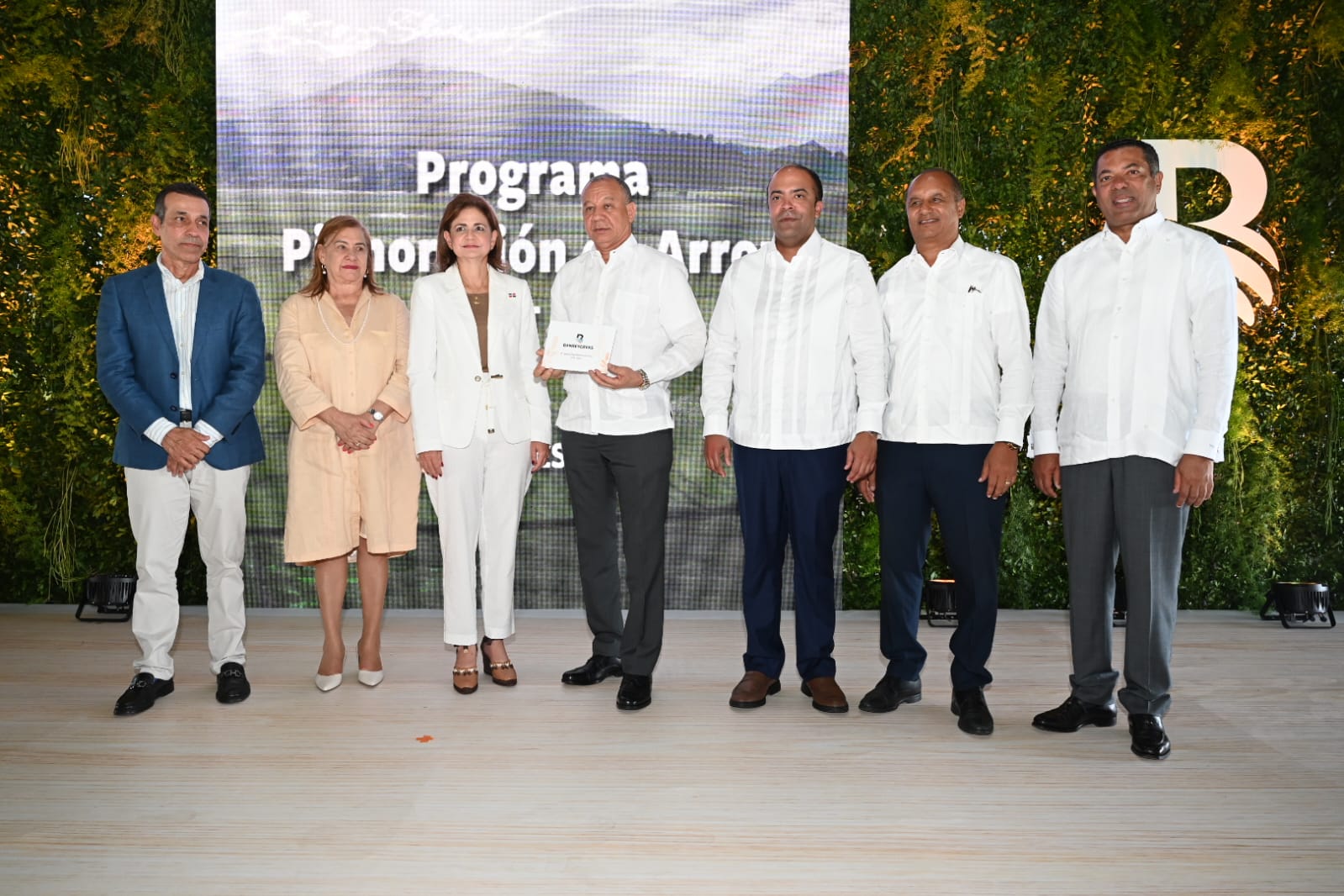 Banreservas dispone RD$10,000 millones  para financiar la próxima cosecha de arroz