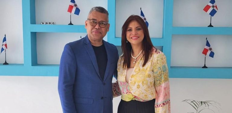 Nikauly de la Mota es la candidata vicepresidencial de Carlos Peña