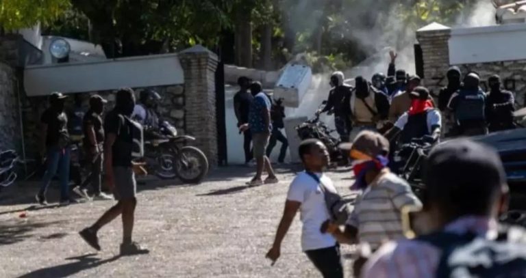 Contabilizan en 3,600 los presos que se fugaron de la cárcel de Puerto Príncipe tras ataque de las bandas