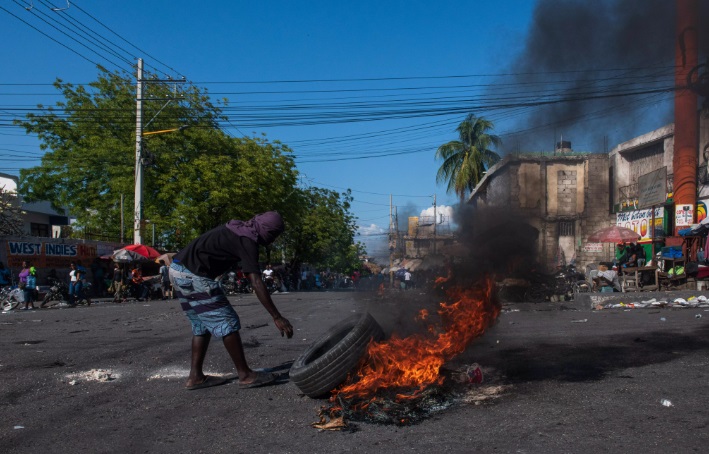 Intensa balacera se registra en el entorno del Palacio Nacional de Haití