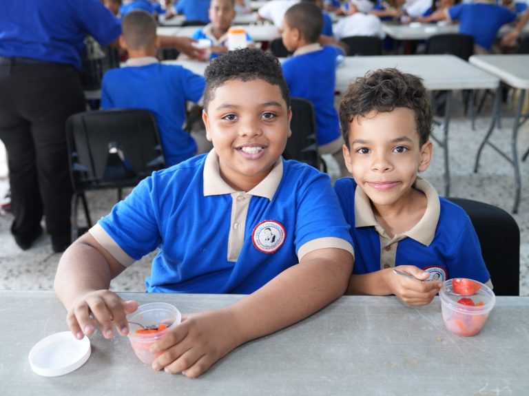 INABIE camina hacia la reducción de 18 millones de libras de azúcar en alimentación escolar