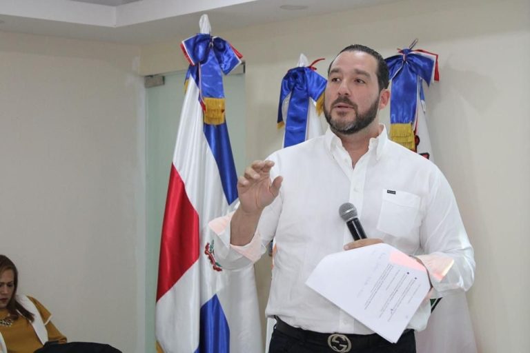 Miguel Vargas selecciona a Joel Díaz como su candidato vicepresidencial