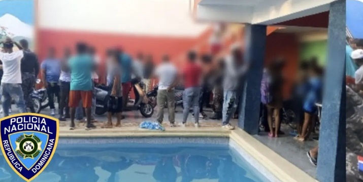 Más de ochenta personas son apresadas en fiesta clandestina en La Romana
