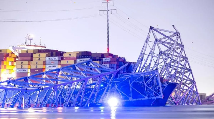 Declaran estado de emergencia en Baltimore tras derrumbe de puente por choque de barco