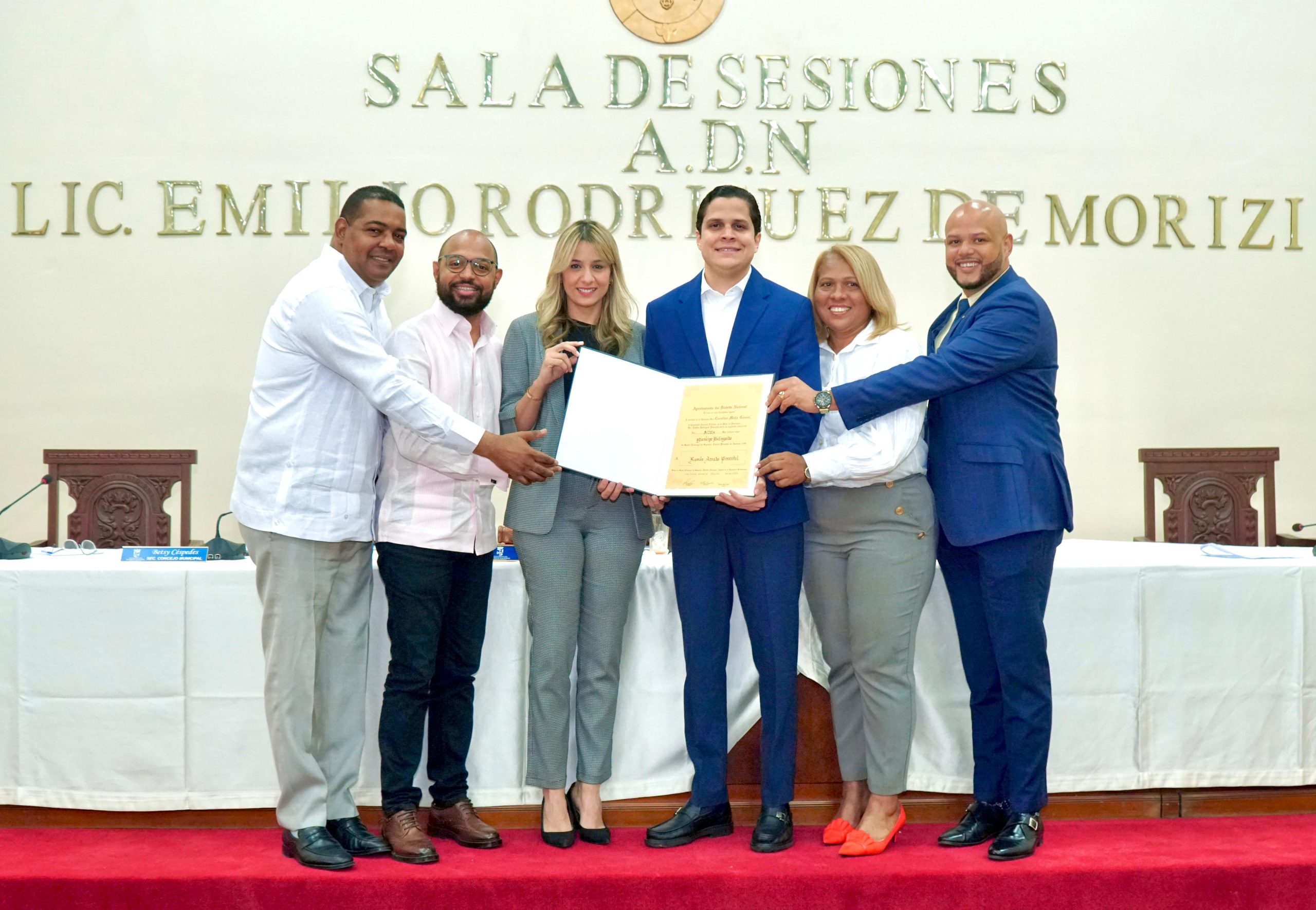 Ramón Arnaldo Pimentel es declarado “Munícipe Distinguido de la Ciudad de Santo Domingo”