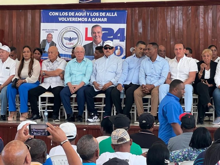 PRM juramenta en San Juan a cientos de dirigentes y simpatizantes de la Fuerza del Pueblo, PLD y PRD