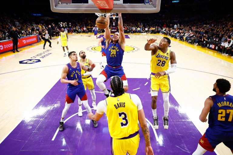 Denver deja a los Lakers al borde del nocaut
