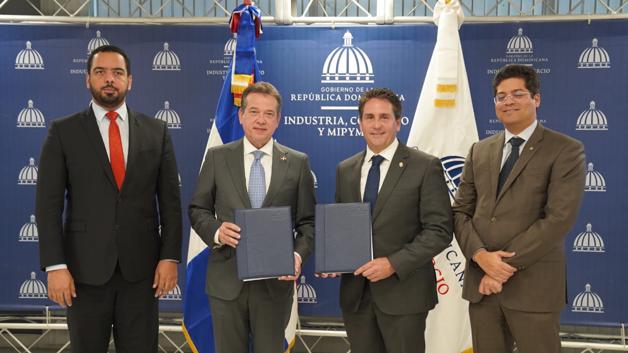 MICM y Seguros Universal acuerdan Programa de Capacitación en Seguridad Industrial
