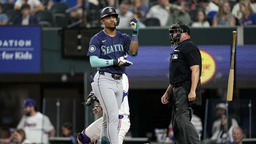 Julio Rodríguez logra su 1er jonrón en la campaña; Marineros desplazan a Rangers de la cima