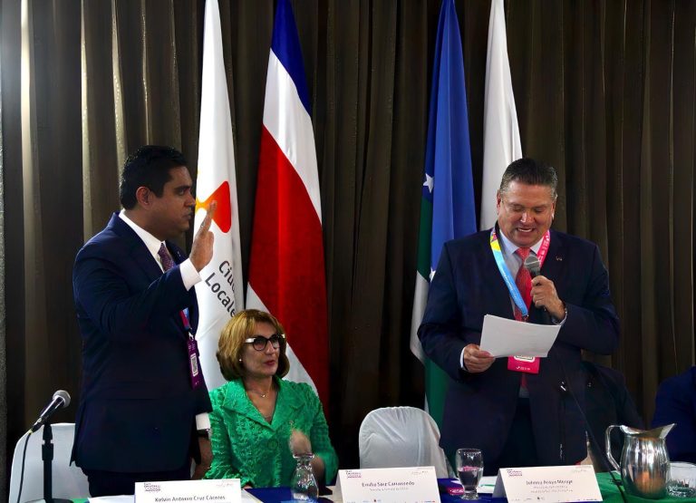 Kelvin Cruz es elegido nuevo presidente de la Federación Latinoamericana de Ciudades y Municipios