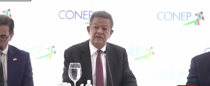 Leonel Fernández presenta sus planes de gobierno ante la cúpula empresarial