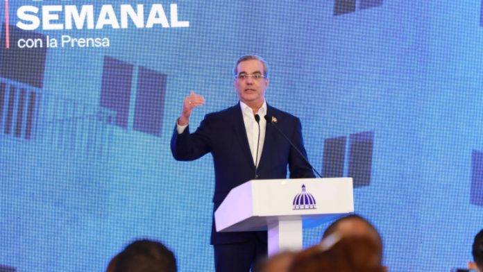 Presidente-Abinader-en-La-Semanal