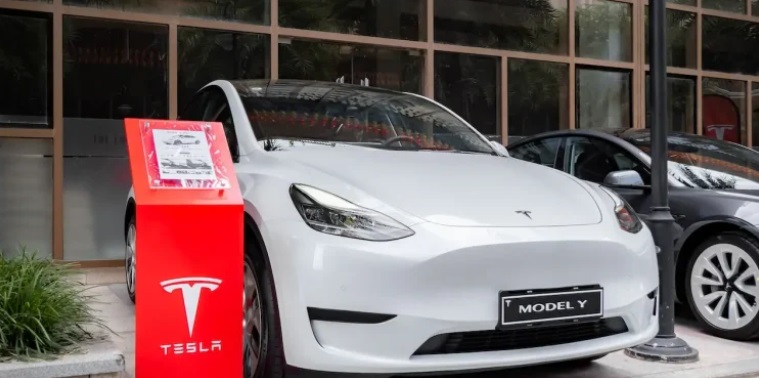 Ventas de Tesla caen mucho más de lo esperado