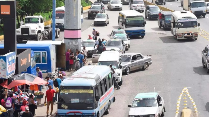 Sindicato de transporte llama a no transportar haitianos en el sistema público
