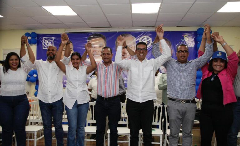 Miembros del PLD en Bahoruco se juramentan en el partido Justicia Social
