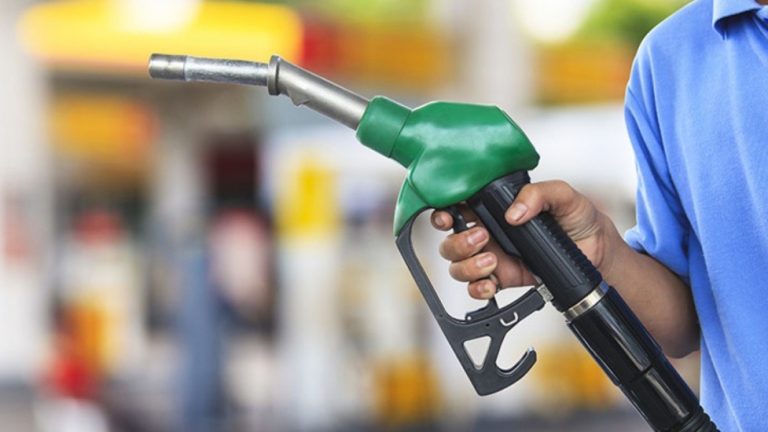 Gasolina Regular y Premium mantienen sus precios; cuatro combustibles varían