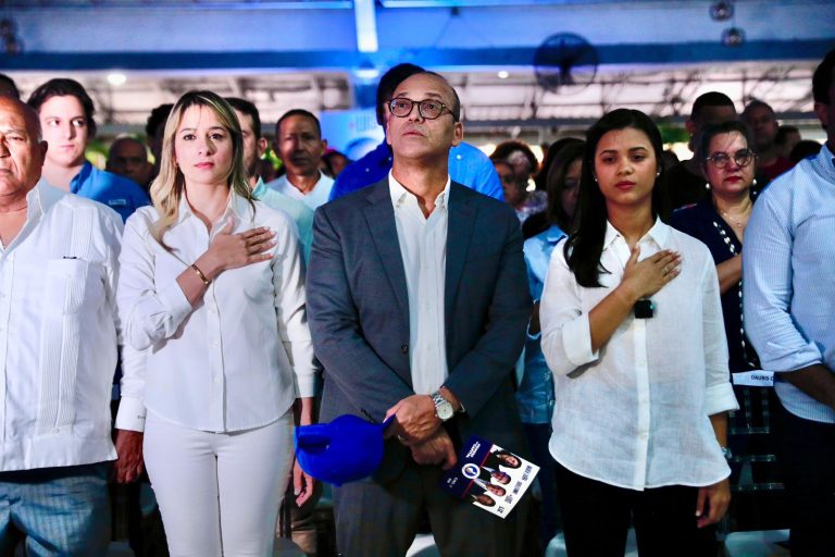 Liz Mieses, la  más votada de la C1 del Distrito Nacional recibe respaldo de liderazgo PRM