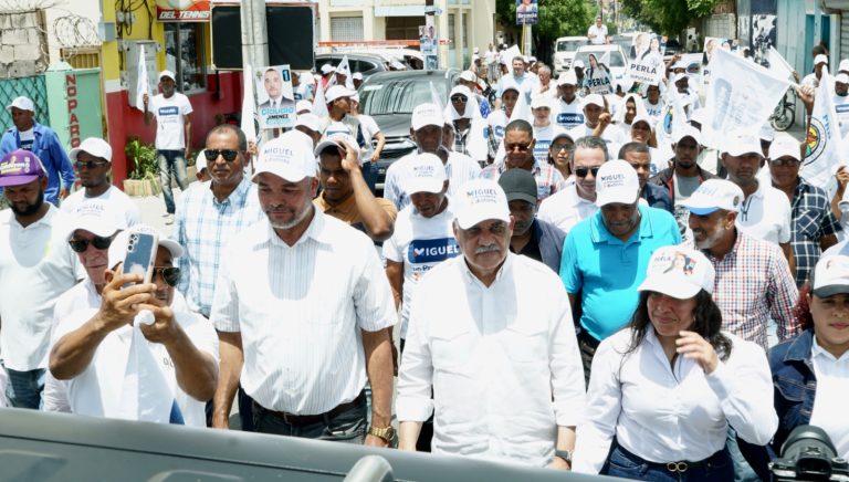 Miguel Vargas llama azuanos a votar por candidatos PRD y Alianza Opositora