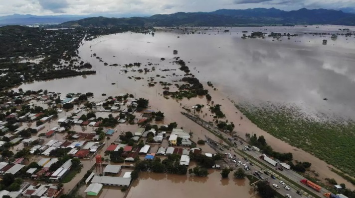 Sube a 158 el número de muertos por las graves inundaciones en el sur de Brasil