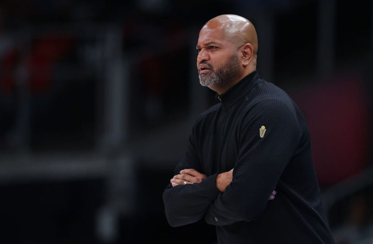 Los Cavaliers despiden a J.B. Bickerstaff