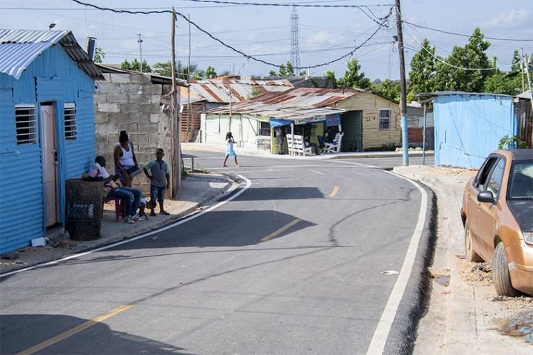Nueva alcaldía de San Juan de la Maguana inicia bacheo de calles en mal estado