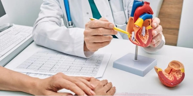 Cardiólogo dice muertes por infarto en RD pueden evitarse