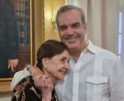 El  Presidente Luis Abinader felicita a todas las madres dominicanas