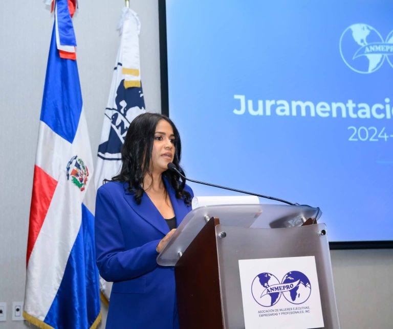 Asociación de Mujeres Empresarias juramenta nueva junta directiva para el período 2024-2027