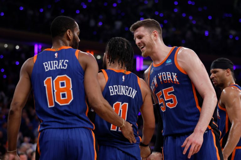 Los Knicks resucitan con 44 puntos de Brunson