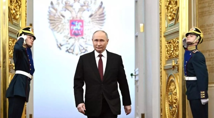 Putin es investido por quinta ocasión como presidente en el Kremlin