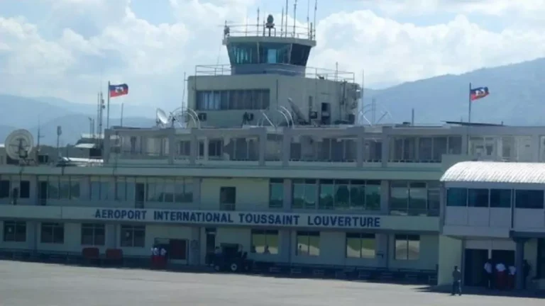 Anuncian la reanudación de los vuelos comerciales en el aeropuerto de Puerto Príncipe