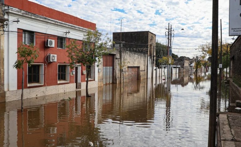 Uruguay decreta 120 días de emergencia agropecuaria por inundaciones