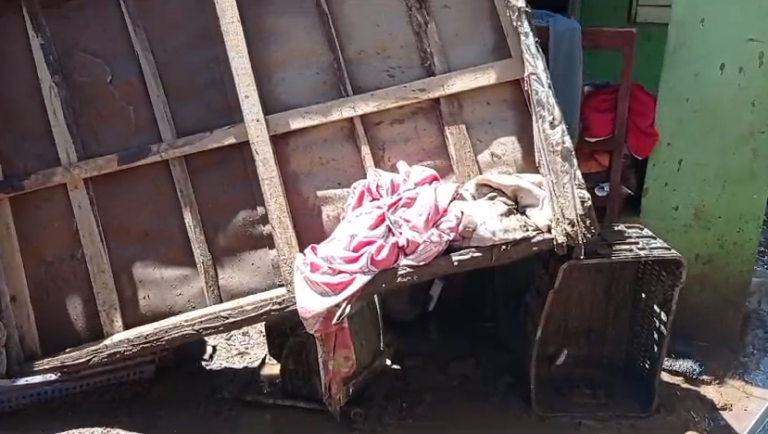 Crecida de río Tireo deja varias comunidades incomunicadas y viviendas inundadas