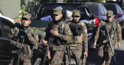 El Salvador despliega miles de soldados para redada antipandilla