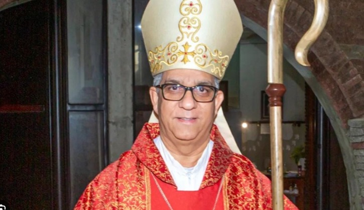 “La iglesia ni ninguna arquidiócesis está mandando a votar por nadie específicamente”, dice Arzobispo de Santiago