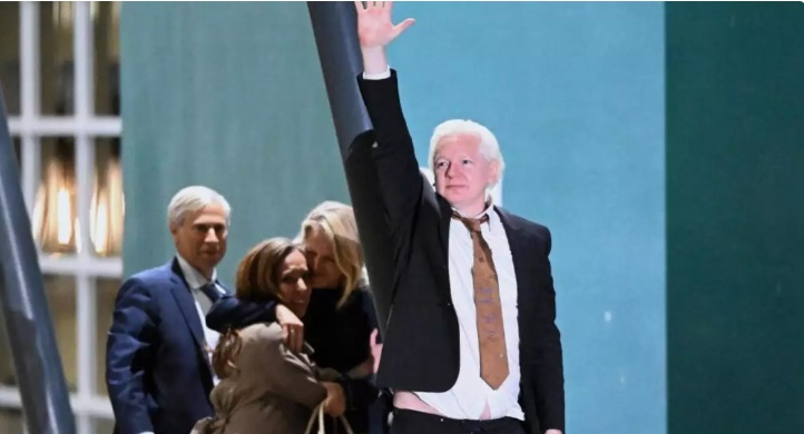 Julian Assange llega a Australia tras formalizar su libertad con la justicia de Estados Unidos