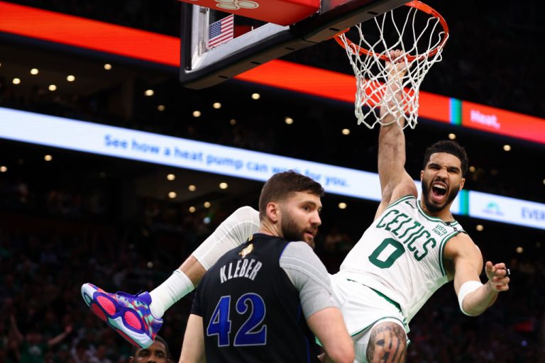 Boston abre las Finales de la NBA aplastando a Dallas