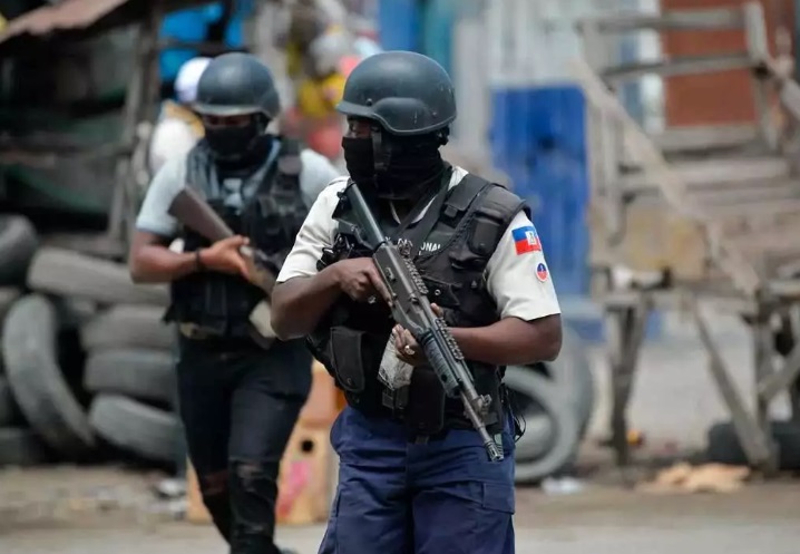 Los policías haitianos trabajan en condiciones «críticas», según denuncia