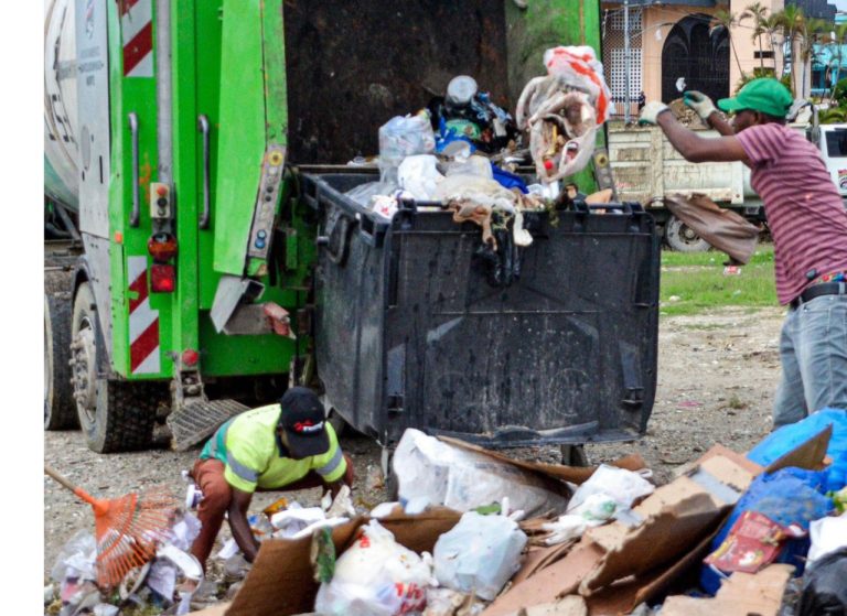 Alcaldía SDN denuncia empresa recolectora de basura SUCESAT incumple en la recogida de los desechos