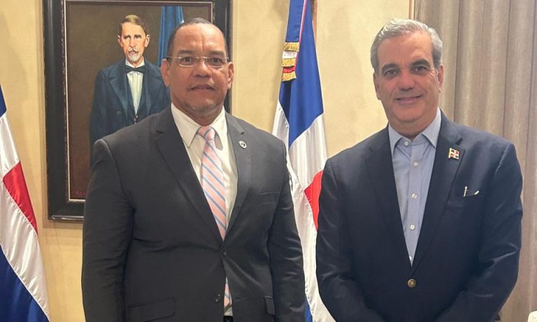 Encuentro entre el Presidente Abinader y el Director de la Defensa Pública: Compromiso por la Justicia y los Derechos Ciudadanos