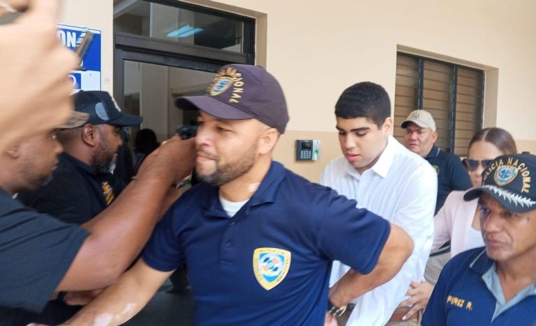 Aplazan conocimiento de coerción contra jóven que amenazó con poner bomba en un colegio, en Moca