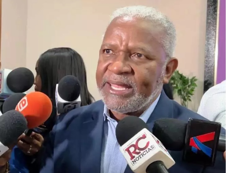 Melanio Paredes asegura que el Gobierno quiere quitar el 50% +1 para con la reforma constitucional