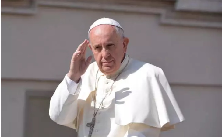El papa pide que en matrimonios mixtos no se obligue al cónyuge cambiar de religión