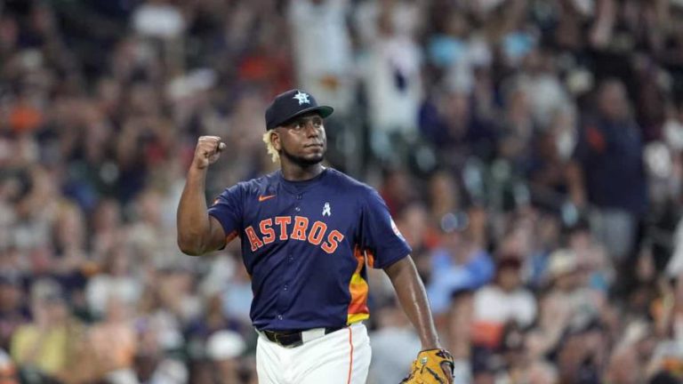 Ronel Blanco lanza 7 entradas sin hits y Altuve pega jonrón