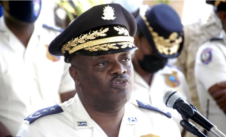 Destituyen al jefe de policía de Haití y nombran uno nuevo mientras la violencia cobra la vida de los agentes