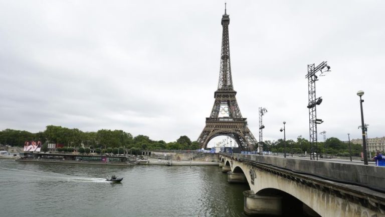 Aplazada la prueba de triatlón por la mala calidad de las aguas del Sena